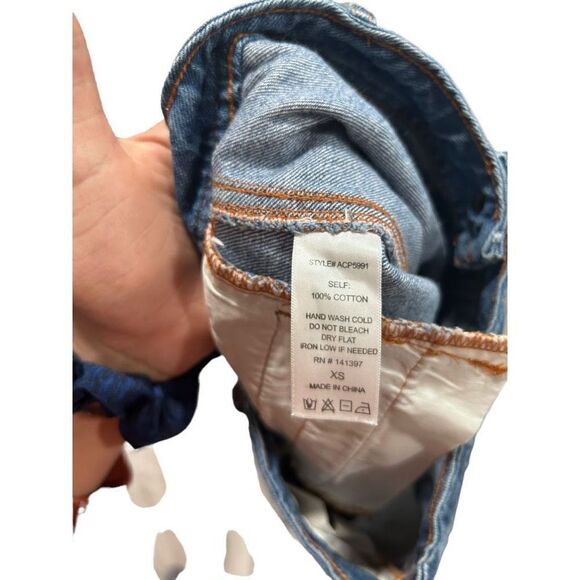 ASTR The Label Cotton Four Button Closure High Waist Denim Short Blue Size XS - Picture 7 of 9